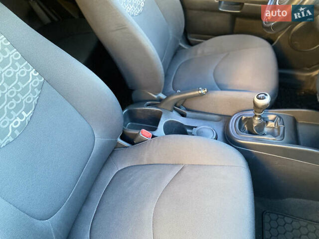 Черный Киа Soul, объемом двигателя 1.6 л и пробегом 124 тыс. км за 7200 $, фото 10 на Automoto.ua