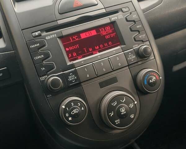 Черный Киа Soul, объемом двигателя 1.59 л и пробегом 189 тыс. км за 6500 $, фото 20 на Automoto.ua