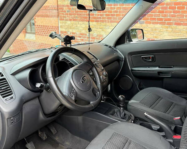 Чорний Кіа Soul, об'ємом двигуна 1.6 л та пробігом 353 тис. км за 6000 $, фото 5 на Automoto.ua