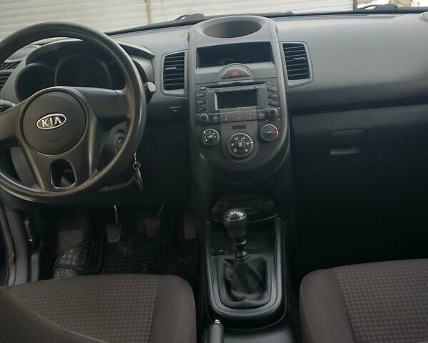 Черный Киа Soul, объемом двигателя 1.59 л и пробегом 189 тыс. км за 6500 $, фото 8 на Automoto.ua