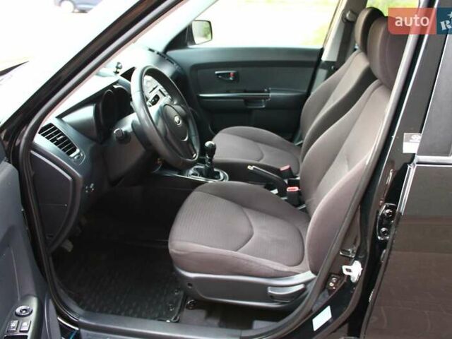 Чорний Кіа Soul, об'ємом двигуна 1.59 л та пробігом 216 тис. км за 6300 $, фото 34 на Automoto.ua