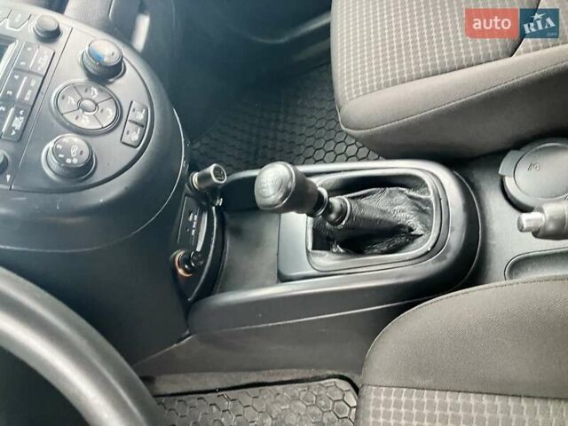 Черный Киа Soul, объемом двигателя 1.59 л и пробегом 350 тыс. км за 5700 $, фото 8 на Automoto.ua