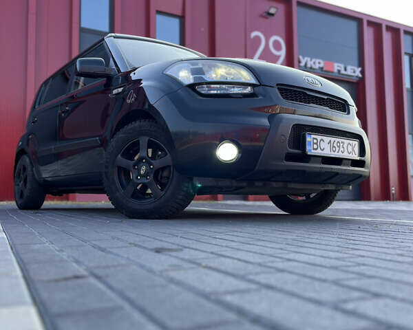 Черный Киа Soul, объемом двигателя 1.59 л и пробегом 213 тыс. км за 7500 $, фото 1 на Automoto.ua