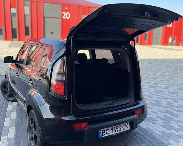 Черный Киа Soul, объемом двигателя 1.59 л и пробегом 213 тыс. км за 7500 $, фото 16 на Automoto.ua