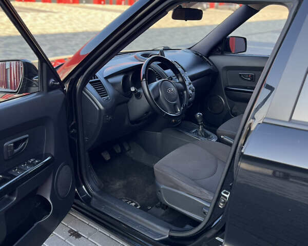 Черный Киа Soul, объемом двигателя 1.59 л и пробегом 213 тыс. км за 7500 $, фото 22 на Automoto.ua