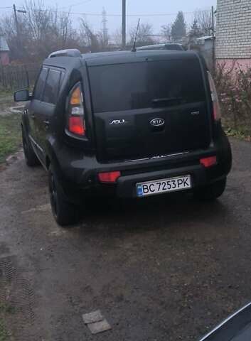 Черный Киа Soul, объемом двигателя 1.6 л и пробегом 305 тыс. км за 8700 $, фото 1 на Automoto.ua