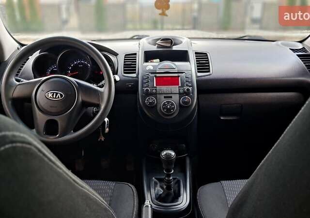 Черный Киа Soul, объемом двигателя 1.59 л и пробегом 199 тыс. км за 6500 $, фото 10 на Automoto.ua
