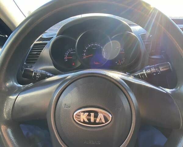 Черный Киа Soul, объемом двигателя 1.6 л и пробегом 215 тыс. км за 5950 $, фото 10 на Automoto.ua