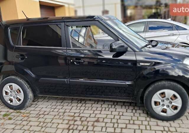 Черный Киа Soul, объемом двигателя 1.59 л и пробегом 199 тыс. км за 6500 $, фото 3 на Automoto.ua