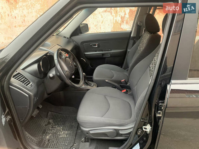 Черный Киа Soul, объемом двигателя 1.6 л и пробегом 255 тыс. км за 9200 $, фото 12 на Automoto.ua