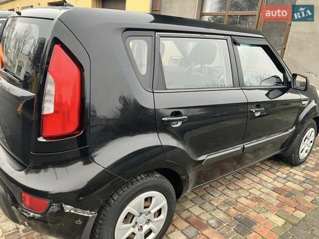 Черный Киа Soul, объемом двигателя 1.59 л и пробегом 350 тыс. км за 5700 $, фото 3 на Automoto.ua