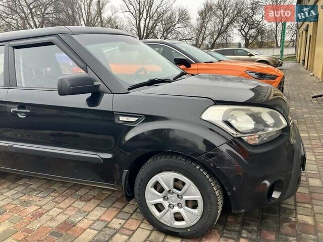 Черный Киа Soul, объемом двигателя 1.59 л и пробегом 350 тыс. км за 5700 $, фото 1 на Automoto.ua