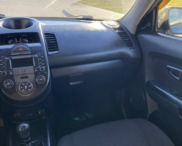 Черный Киа Soul, объемом двигателя 1.6 л и пробегом 215 тыс. км за 5950 $, фото 5 на Automoto.ua