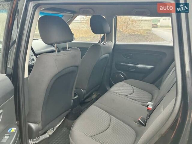 Черный Киа Soul, объемом двигателя 1.59 л и пробегом 350 тыс. км за 5700 $, фото 7 на Automoto.ua