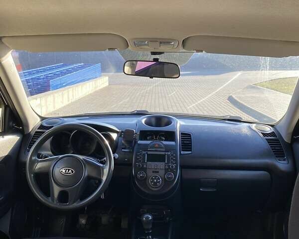 Черный Киа Soul, объемом двигателя 1.6 л и пробегом 215 тыс. км за 5950 $, фото 4 на Automoto.ua