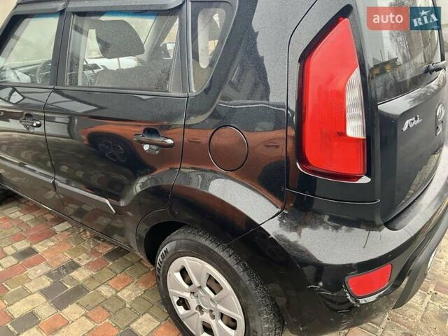 Черный Киа Soul, объемом двигателя 1.59 л и пробегом 350 тыс. км за 5700 $, фото 2 на Automoto.ua