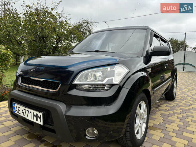 Кіа Soul 2011 у Ярмолинці на Automoto.ua Чорний Кіа Soul, об'ємом двигуна 1.58 л та пробігом 114 тис. км за 8000 $, фото 2 на Automoto.ua