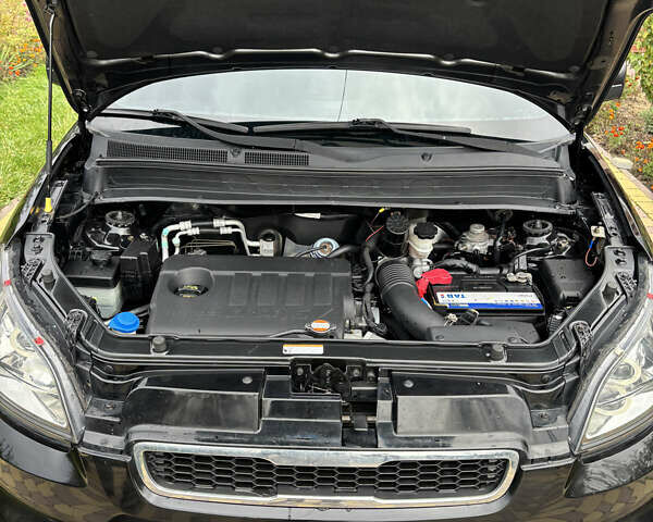 Кіа Soul 2011 у Ярмолинці на Automoto.ua Чорний Кіа Soul, об'ємом двигуна 1.58 л та пробігом 114 тис. км за 8000 $, фото 9 на Automoto.ua