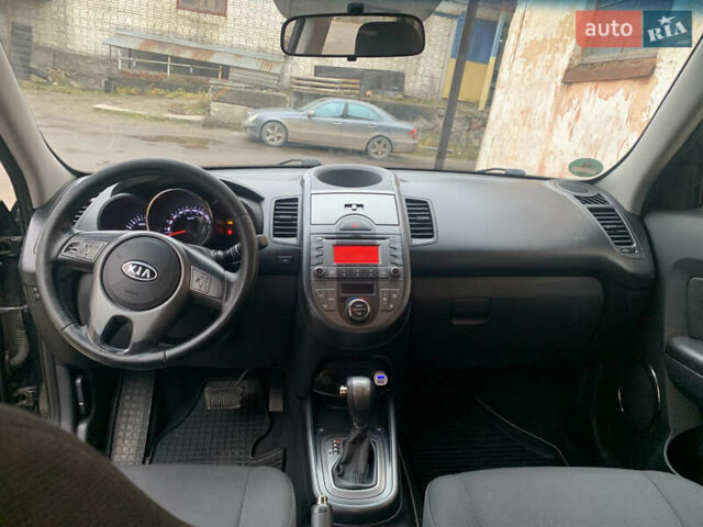 Черный Киа Soul, объемом двигателя 1.6 л и пробегом 255 тыс. км за 9200 $, фото 7 на Automoto.ua