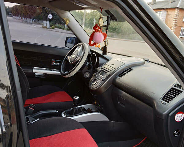 Черный Киа Soul, объемом двигателя 0 л и пробегом 173 тыс. км за 7000 $, фото 7 на Automoto.ua