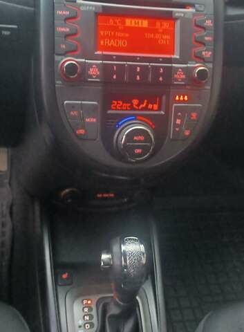 Черный Киа Soul, объемом двигателя 1.6 л и пробегом 305 тыс. км за 8700 $, фото 6 на Automoto.ua