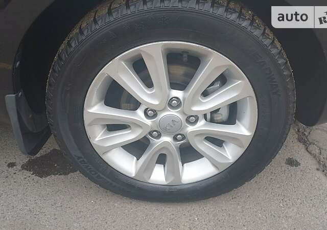 Чорний Кіа Soul, об'ємом двигуна 1.6 л та пробігом 200 тис. км за 9500 $, фото 7 на Automoto.ua