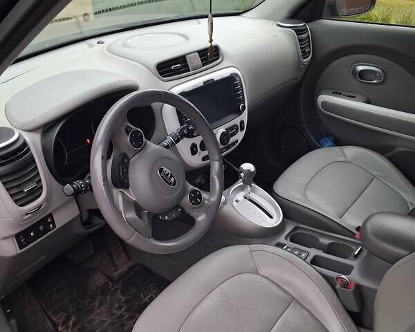 Черный Киа Soul, объемом двигателя 0 л и пробегом 125 тыс. км за 10400 $, фото 3 на Automoto.ua