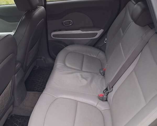Черный Киа Soul, объемом двигателя 0 л и пробегом 125 тыс. км за 10400 $, фото 4 на Automoto.ua