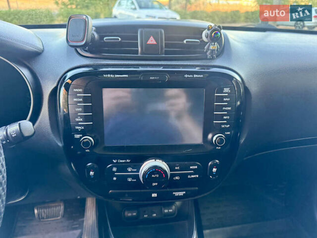 Черный Киа Soul, объемом двигателя 2 л и пробегом 190 тыс. км за 9700 $, фото 48 на Automoto.ua