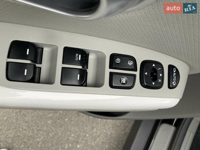 Чорний Кіа Soul, об'ємом двигуна 0 л та пробігом 118 тис. км за 7699 $, фото 20 на Automoto.ua