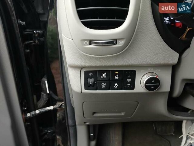 Чорний Кіа Soul, об'ємом двигуна 0 л та пробігом 104 тис. км за 9900 $, фото 6 на Automoto.ua