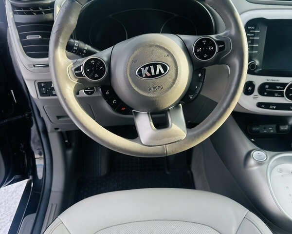 Чорний Кіа Soul, об'ємом двигуна 0 л та пробігом 79 тис. км за 8690 $, фото 17 на Automoto.ua