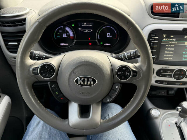 Чорний Кіа Soul, об'ємом двигуна 0 л та пробігом 37 тис. км за 6799 $, фото 51 на Automoto.ua