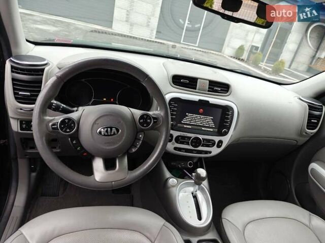 Черный Киа Soul, объемом двигателя 0 л и пробегом 147 тыс. км за 5800 $, фото 5 на Automoto.ua