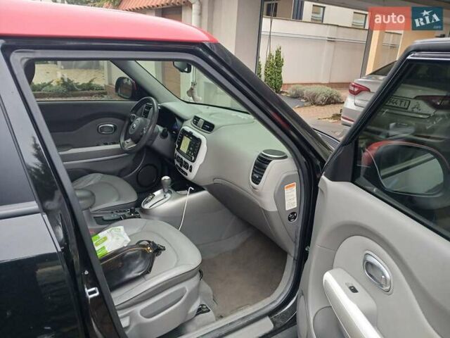 Чорний Кіа Soul, об'ємом двигуна 0 л та пробігом 104 тис. км за 9900 $, фото 3 на Automoto.ua