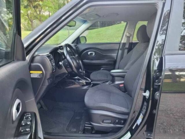 Чорний Кіа Soul, об'ємом двигуна 2 л та пробігом 110 тис. км за 7500 $, фото 6 на Automoto.ua