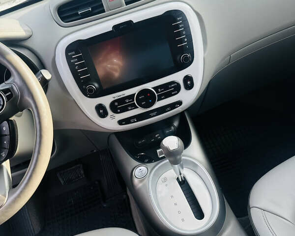 Чорний Кіа Soul, об'ємом двигуна 0 л та пробігом 79 тис. км за 8690 $, фото 18 на Automoto.ua