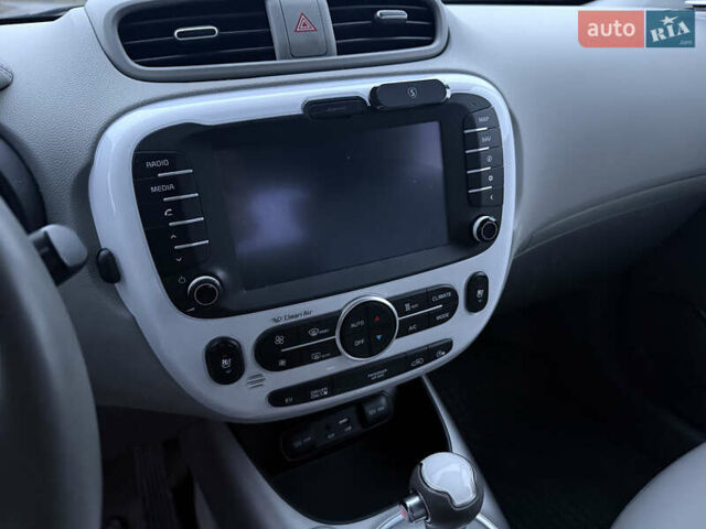 Черный Киа Soul, объемом двигателя 0 л и пробегом 98 тыс. км за 7000 $, фото 26 на Automoto.ua