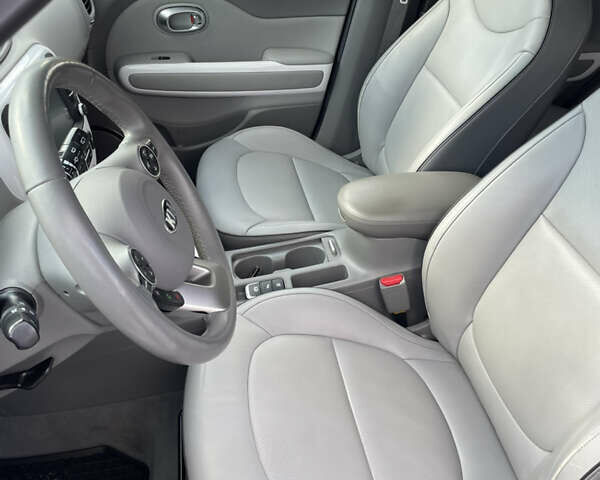 Черный Киа Soul, объемом двигателя 0 л и пробегом 125 тыс. км за 10900 $, фото 6 на Automoto.ua