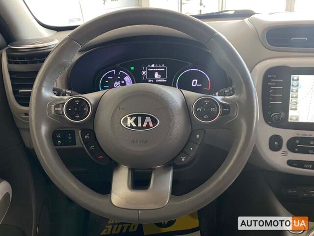 Чорний Кіа Soul, об'ємом двигуна 30 л та пробігом 135 тис. км за 9800 $, фото 17 на Automoto.ua