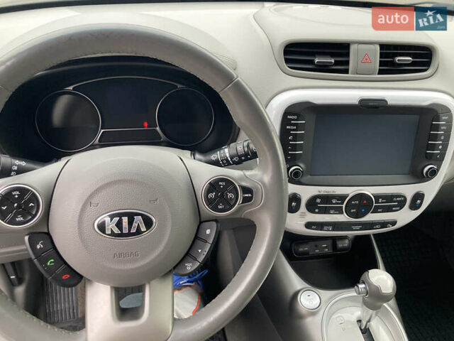 Чорний Кіа Soul, об'ємом двигуна 0 л та пробігом 118 тис. км за 7699 $, фото 15 на Automoto.ua