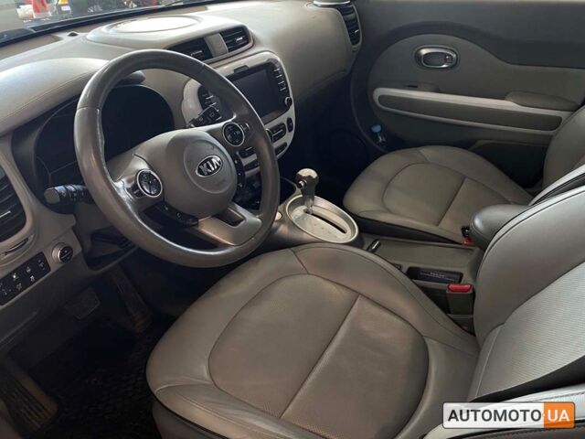 Чорний Кіа Soul, об'ємом двигуна 30 л та пробігом 135 тис. км за 9800 $, фото 20 на Automoto.ua
