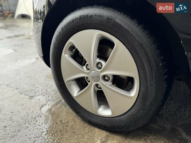 Черный Киа Soul, объемом двигателя 1.59 л и пробегом 153 тыс. км за 9500 $, фото 10 на Automoto.ua