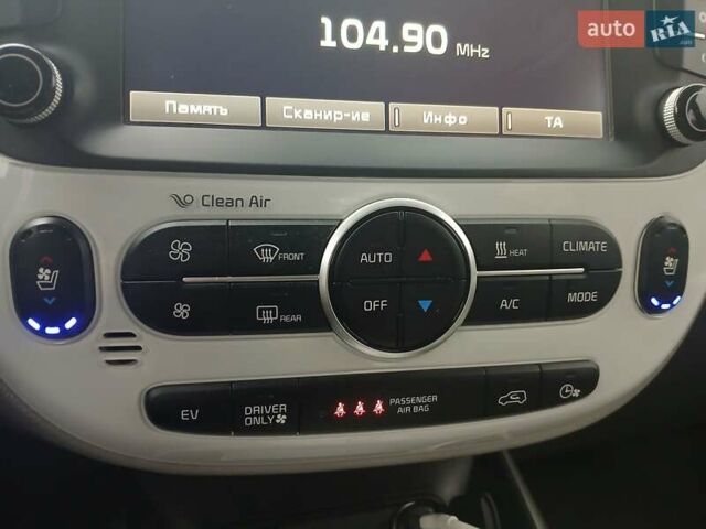 Чорний Кіа Soul, об'ємом двигуна 0 л та пробігом 104 тис. км за 9900 $, фото 15 на Automoto.ua