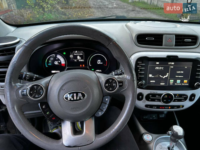 Черный Киа Soul, объемом двигателя 0 л и пробегом 97 тыс. км за 5400 $, фото 10 на Automoto.ua