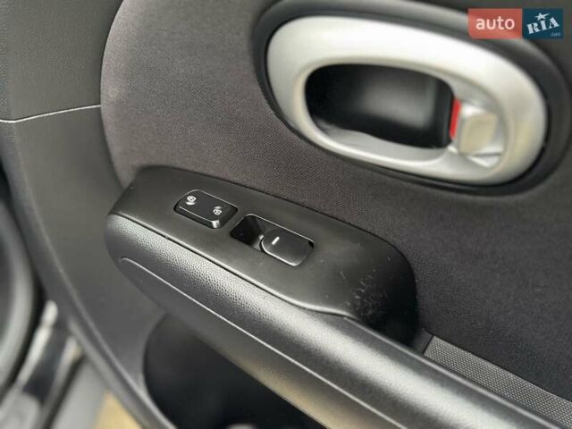 Черный Киа Soul, объемом двигателя 1.59 л и пробегом 153 тыс. км за 9500 $, фото 18 на Automoto.ua
