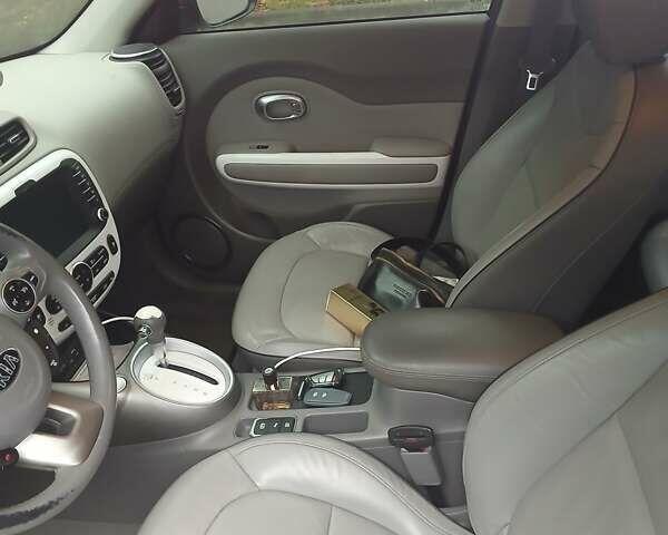 Чорний Кіа Soul, об'ємом двигуна 0 л та пробігом 104 тис. км за 9900 $, фото 8 на Automoto.ua