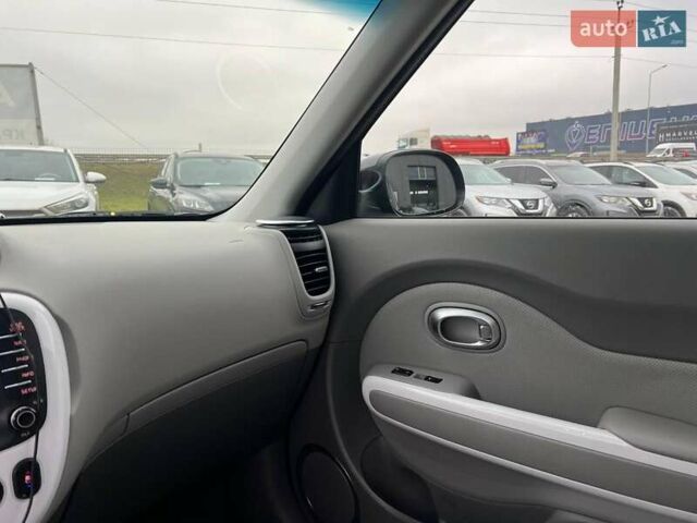 Черный Киа Soul, объемом двигателя 0 л и пробегом 100 тыс. км за 9790 $, фото 31 на Automoto.ua