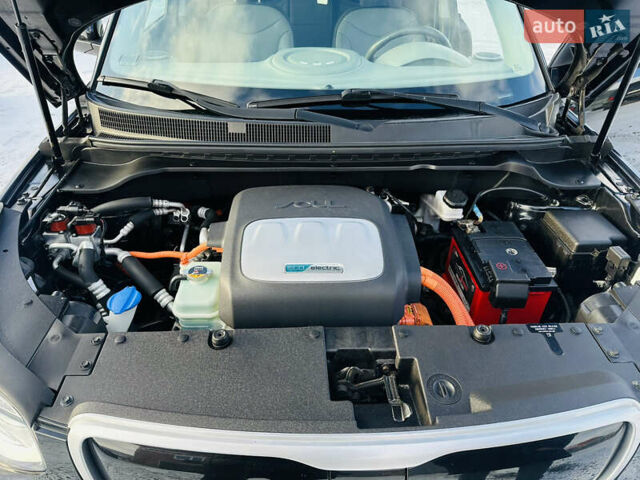 Чорний Кіа Soul, об'ємом двигуна 0 л та пробігом 79 тис. км за 8690 $, фото 16 на Automoto.ua