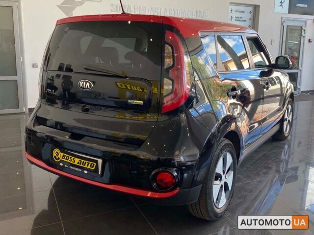 Чорний Кіа Soul, об'ємом двигуна 30 л та пробігом 135 тис. км за 9800 $, фото 6 на Automoto.ua